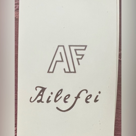 Ailefei Beautiful Silk Pink Dress - Picture 6 of 7